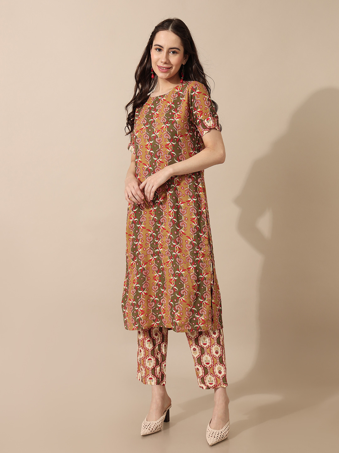 

Saaki Women Yellow Ethnic Motifs Printed Pure Cotton Kurta with Trousers