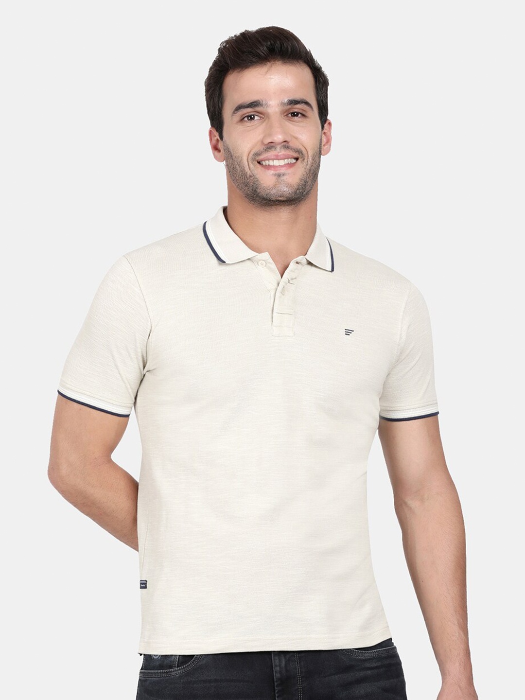 

t-base Men Cream-Coloured Polo Collar T-shirt