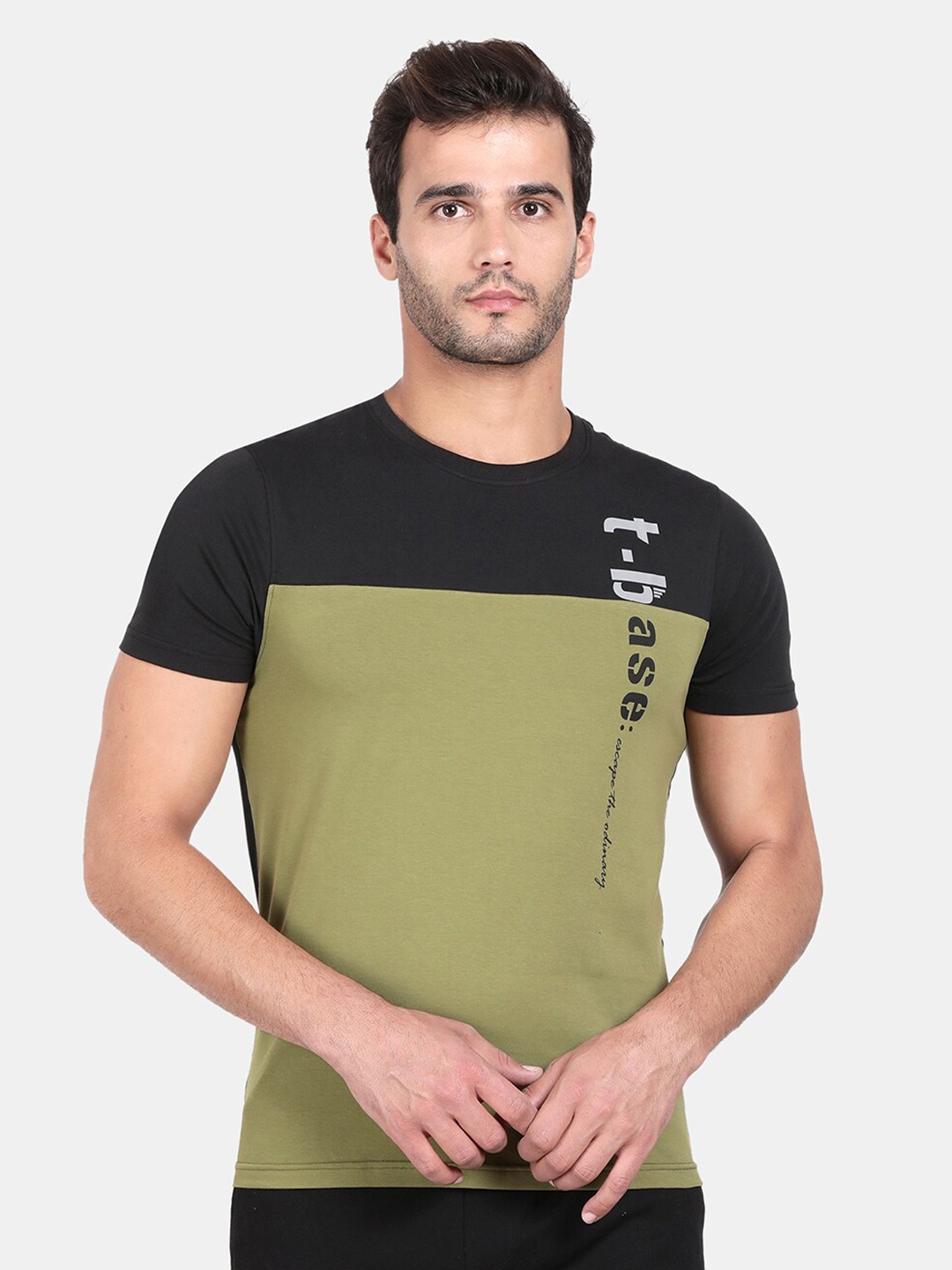 

t-base Men Green Colourblocked T-shirt