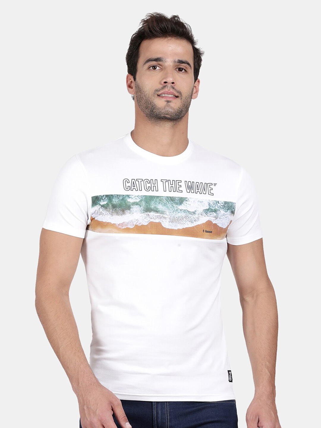 

t-base Men Off White Printed Cotton T-shirt