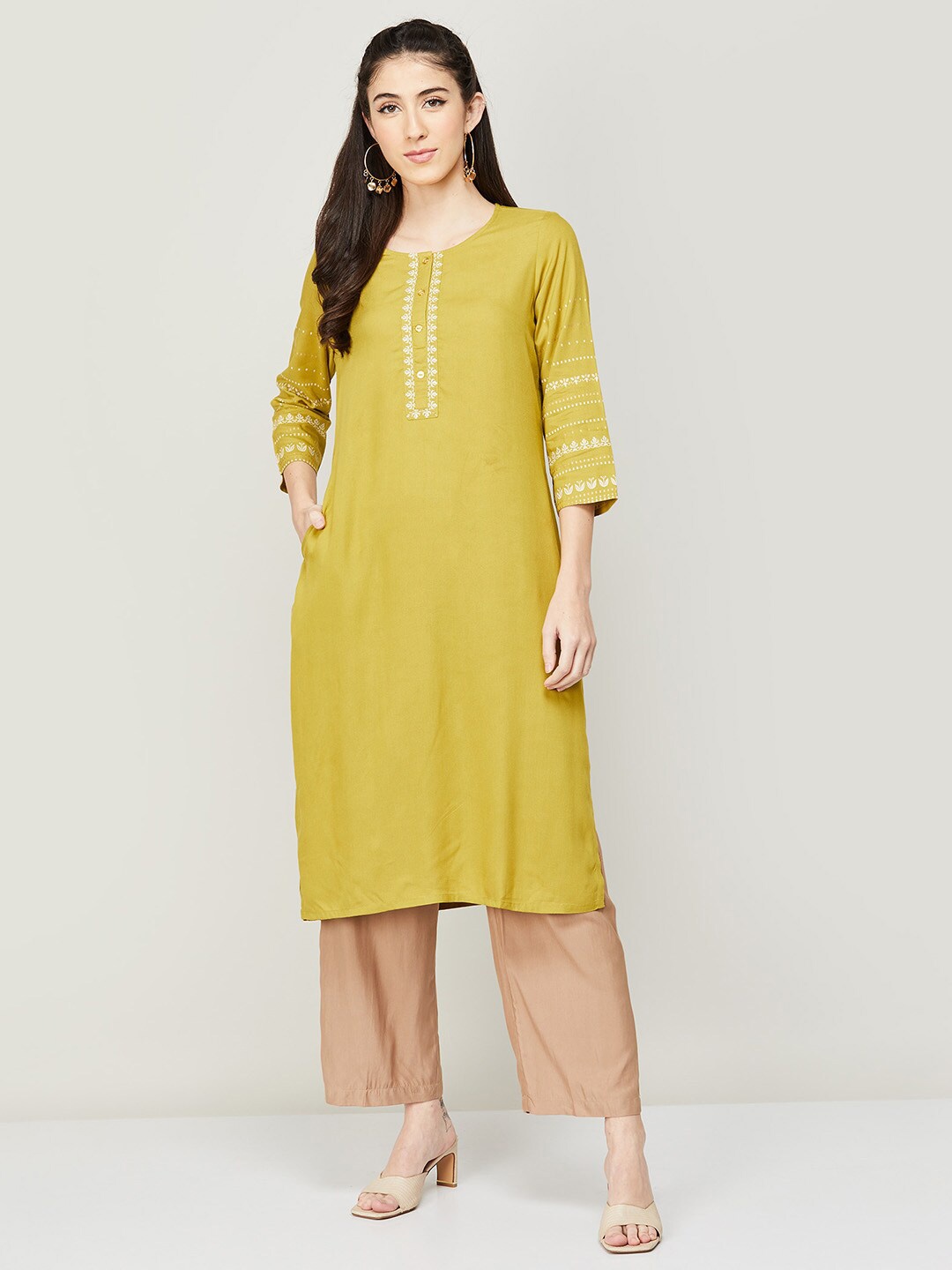 

Melange by Lifestyle Round Neck Ethnic Motifs Printed Kurta, Yellow