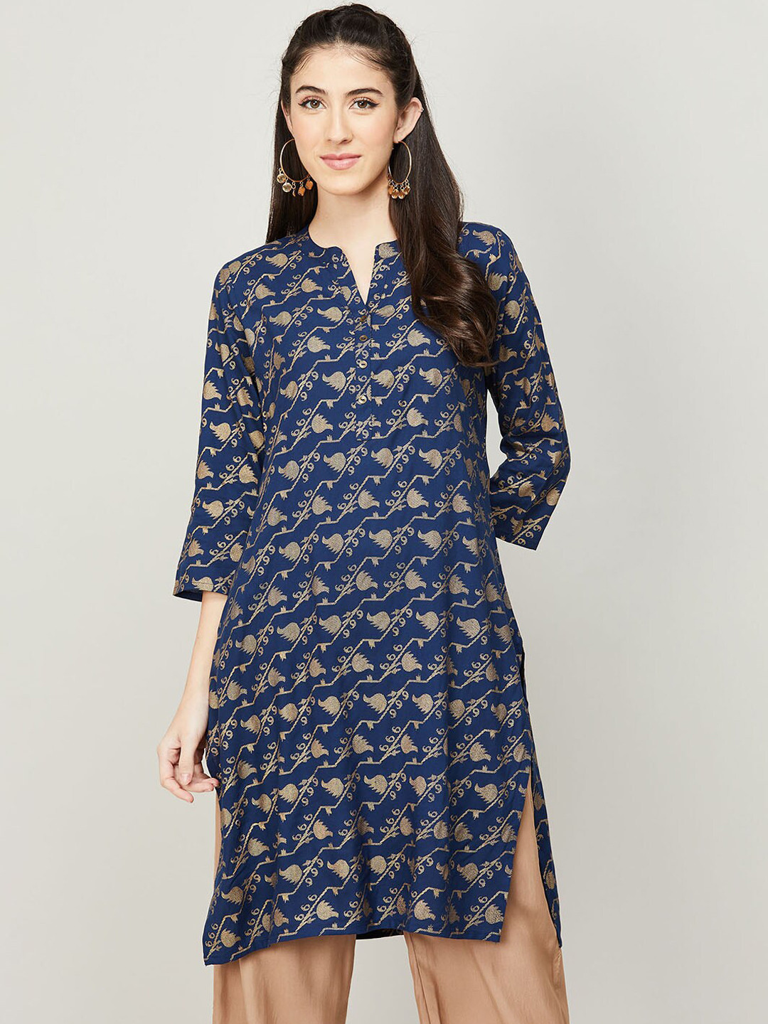 

Melange by Lifestyle Quirky Round Neck Printed Kurta, Navy blue