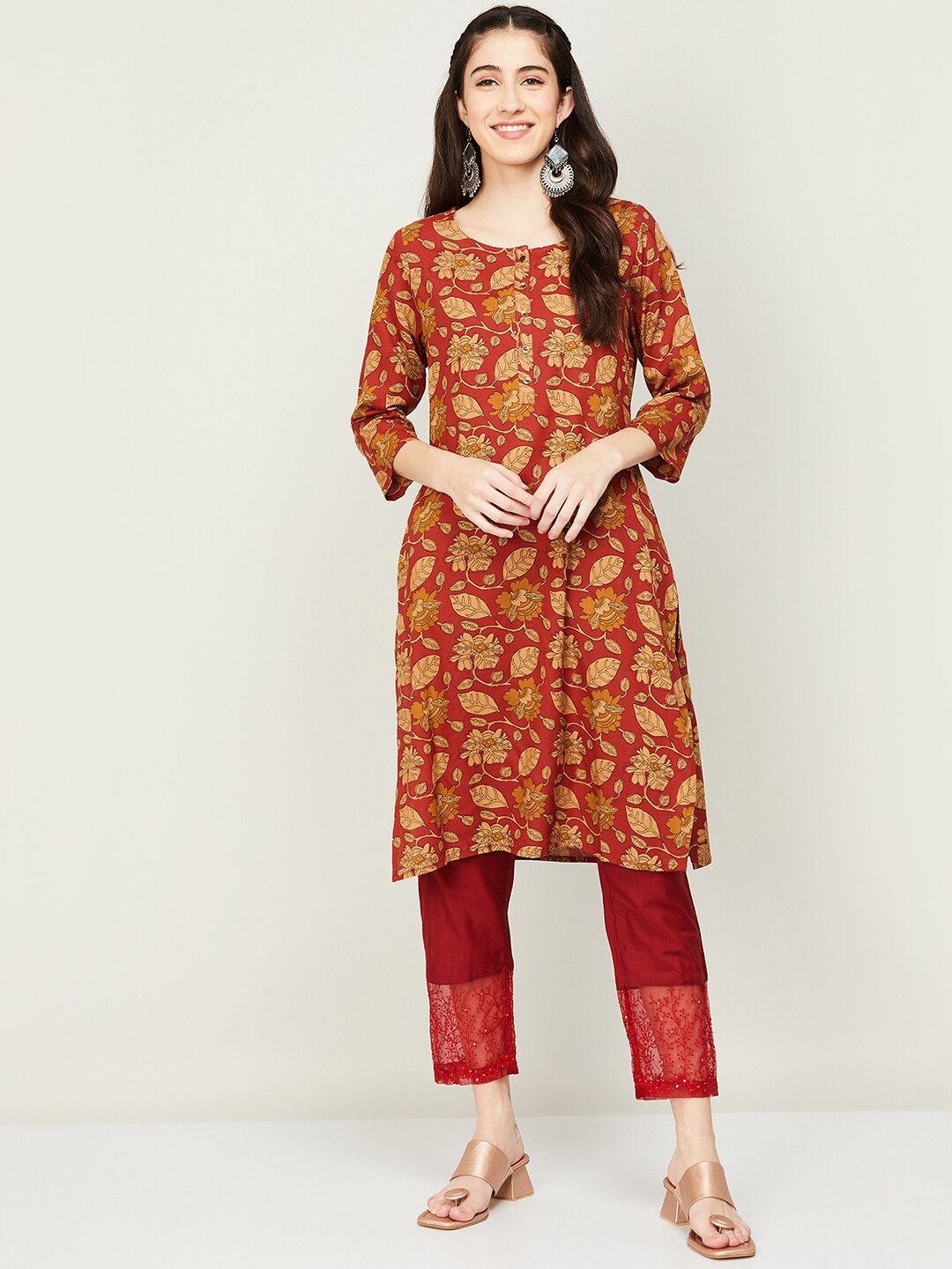 

Melange by Lifestyle Women Maroon Floral Printed Keyhole Neck Kurta