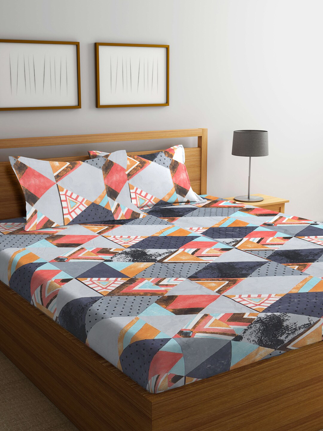 

KLOTTHE White & Grey Geometric 300 TC King Bedsheet with 2 Pillow Covers