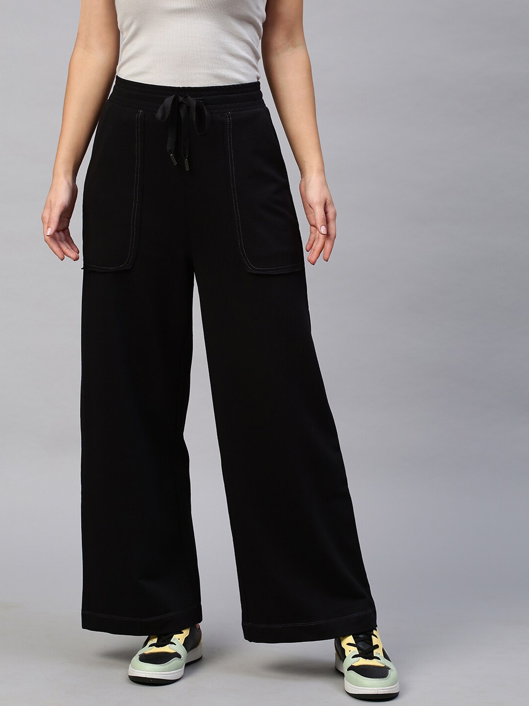 

Chemistry Women Black Solid Wide Leg Lounge Pant