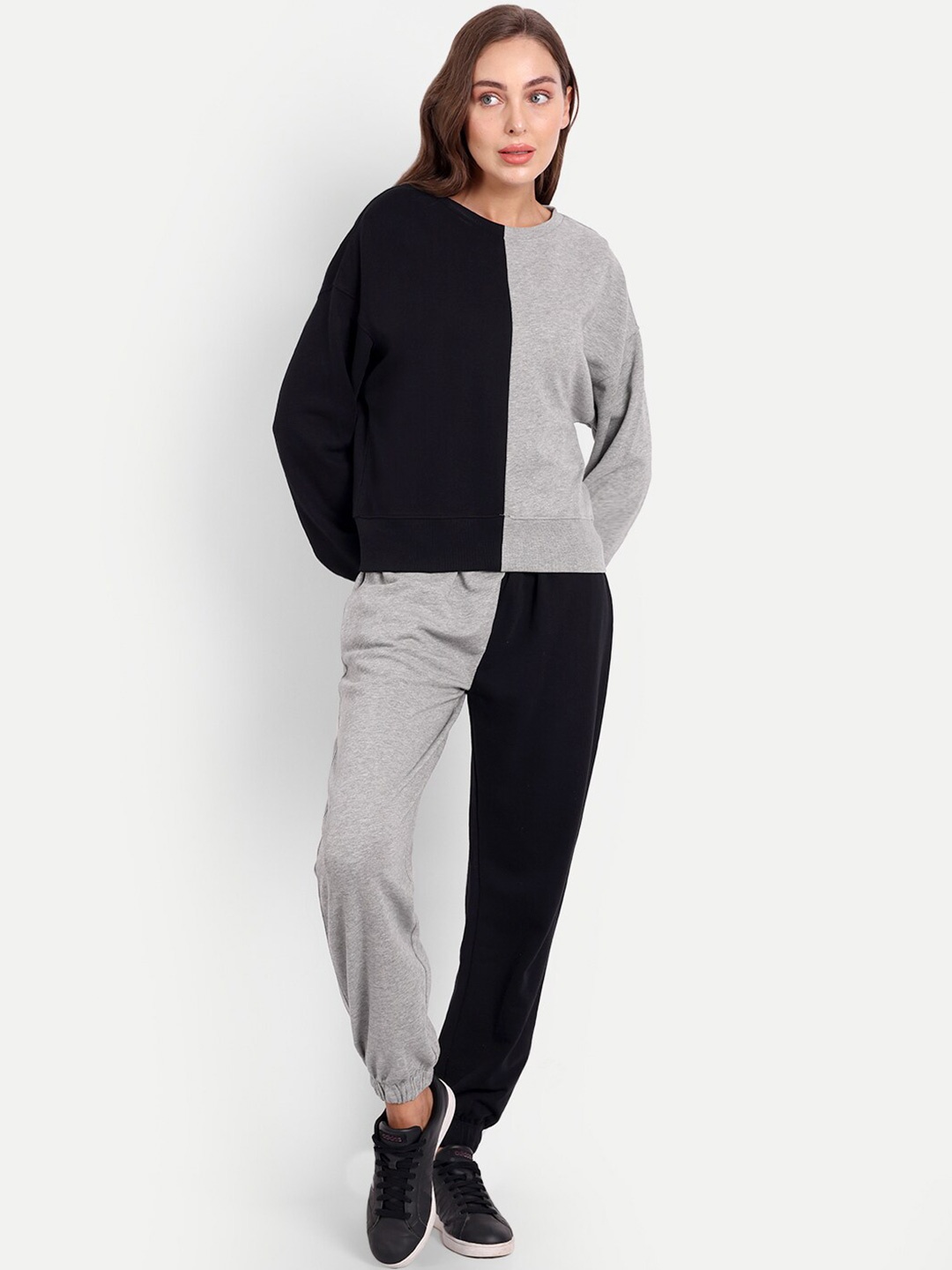 

iki chic Women Black & Grey Colourblocked Pure Cotton Top with Joogers
