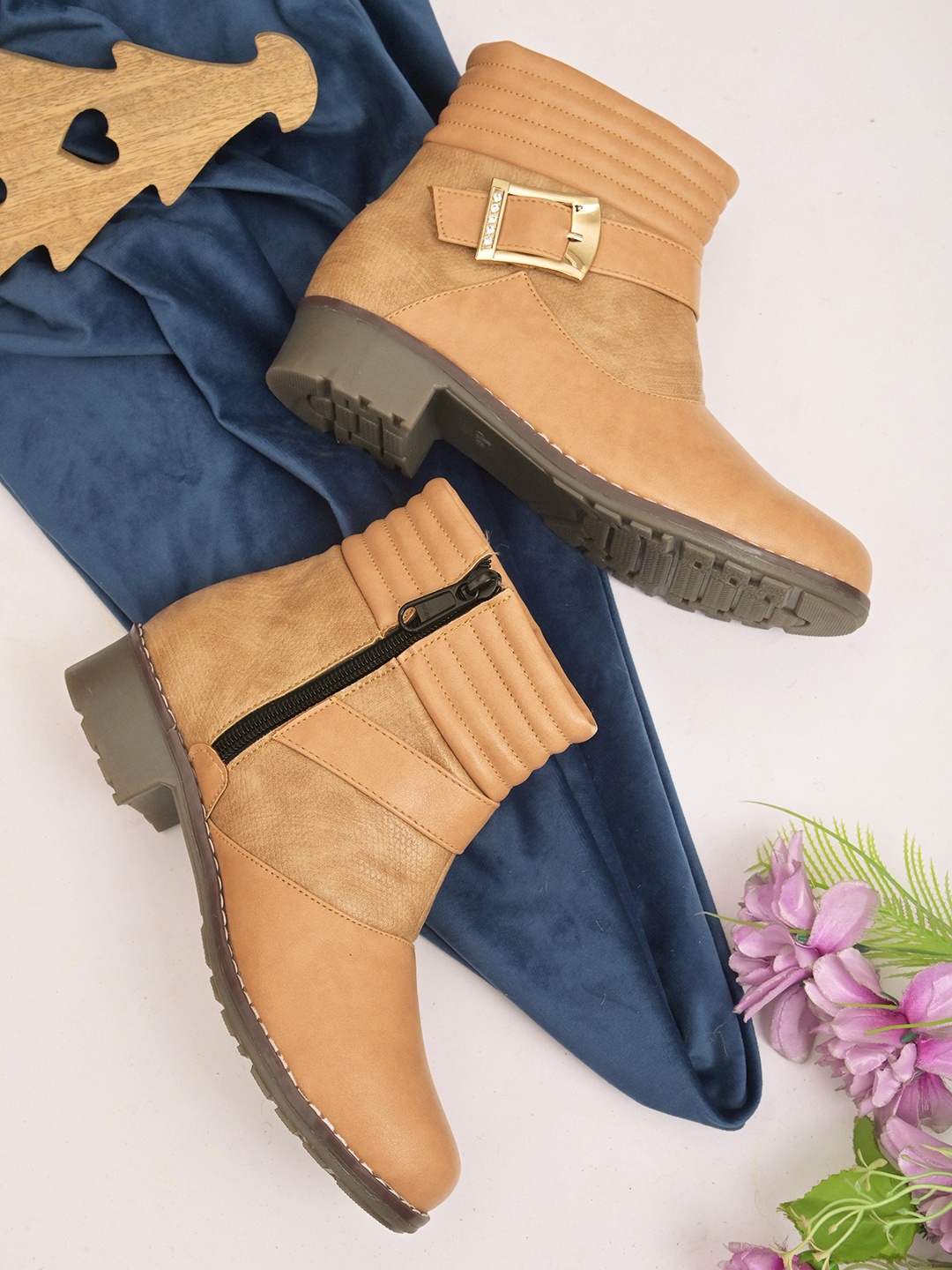 

BOOTCO Women Beige Textured Regular Boots
