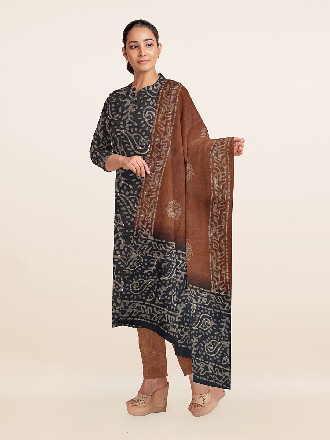 

Pothys Women Grey & Brown Printed Unstitched Dress Material