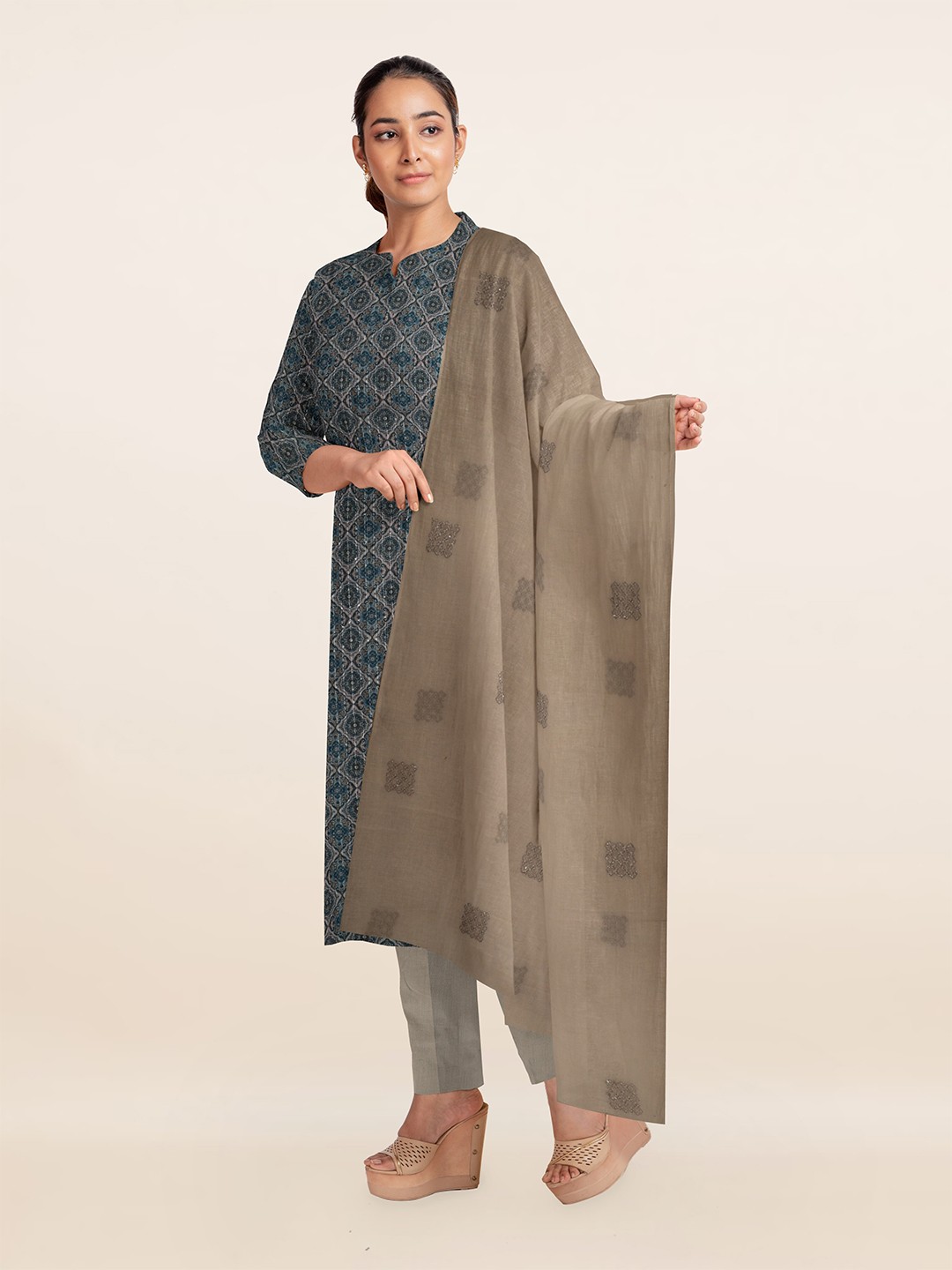 

Pothys Women Grey & Green Printed Unstitched Dress Material