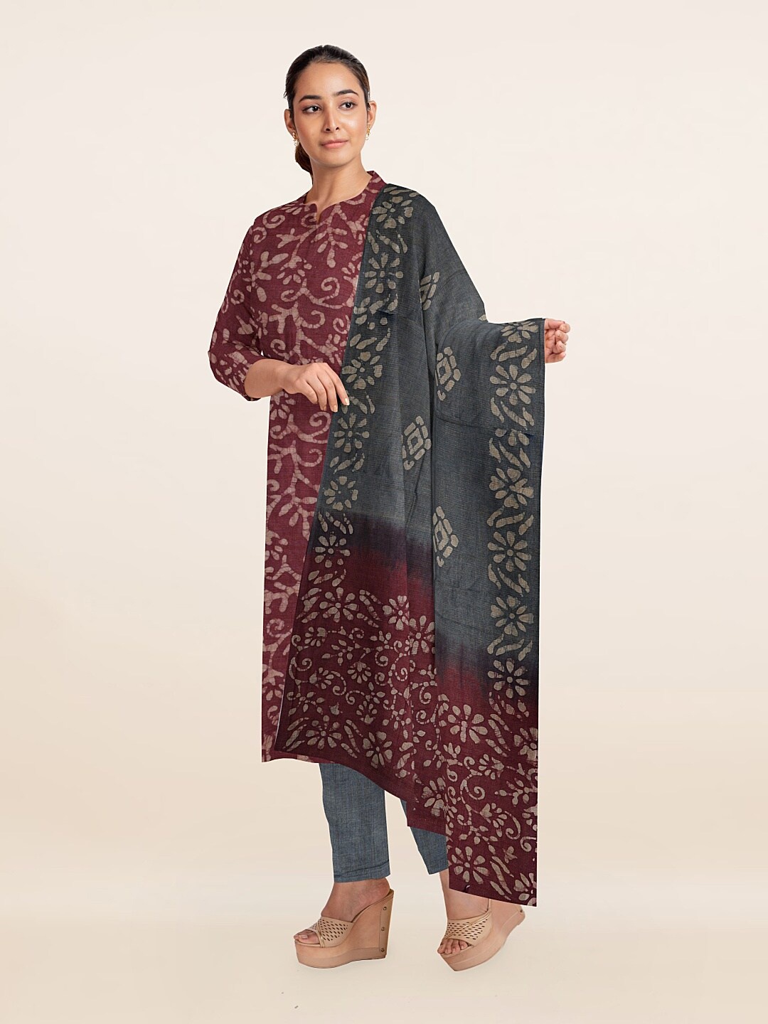 

Pothys Women Magenta & Grey Printed Unstitched Dress Material