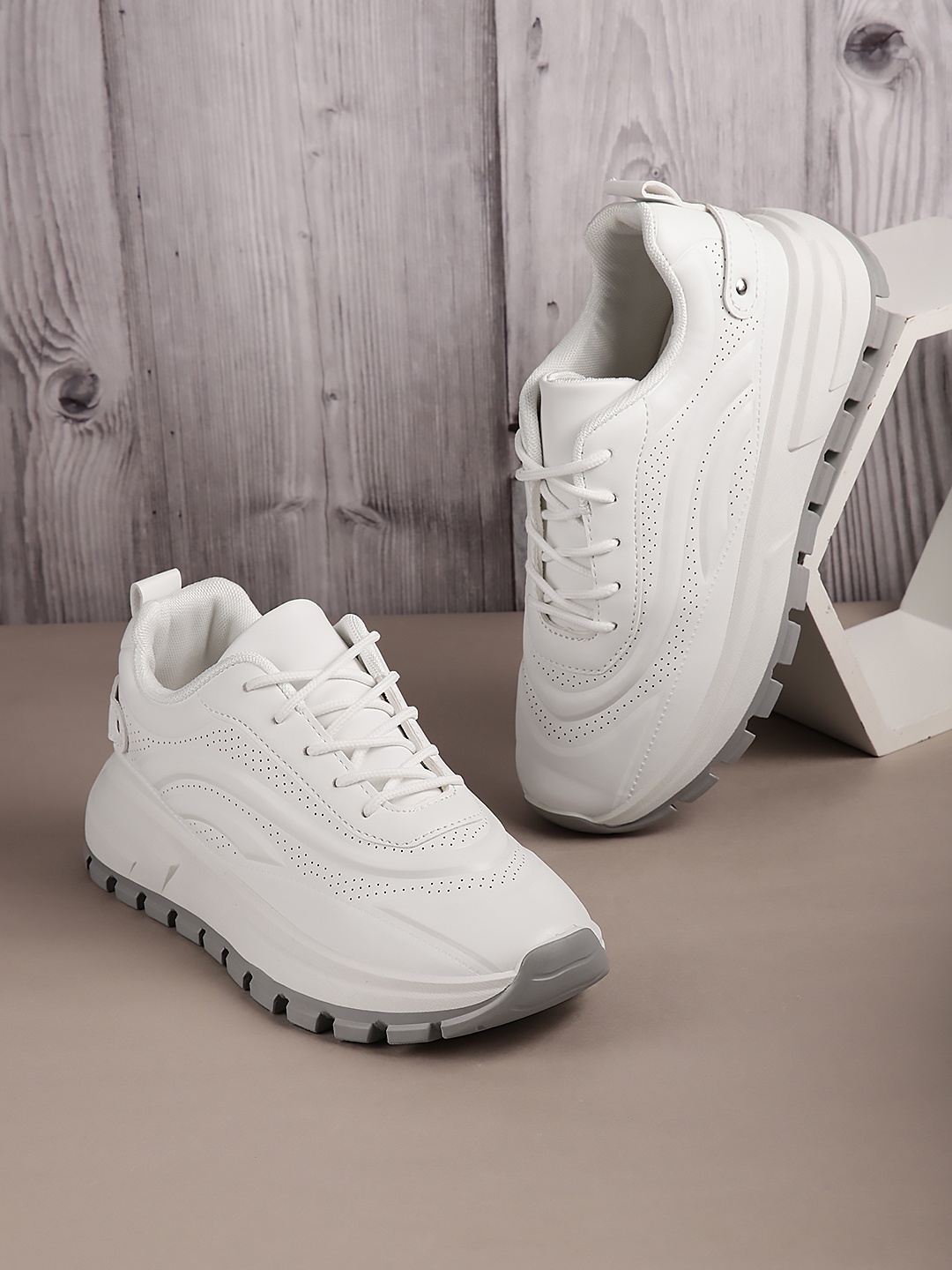 

The Roadster Lifestyle Co. Women Textured Sneakers, White
