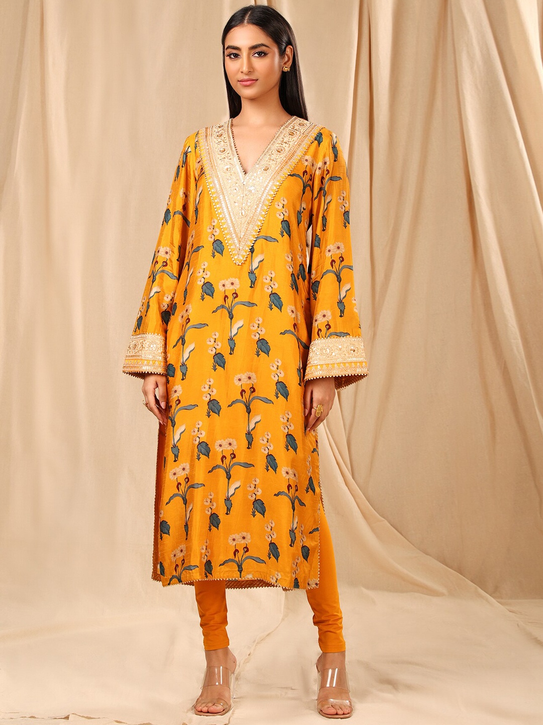 

Masaba Floral Printed Gotta Patti Raw Regular Anarkali Gotta Patti Kurta, Mustard