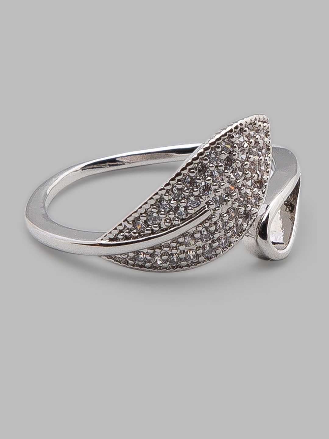 

Globus Silver-Plated White Stone-Studded Finger Ring