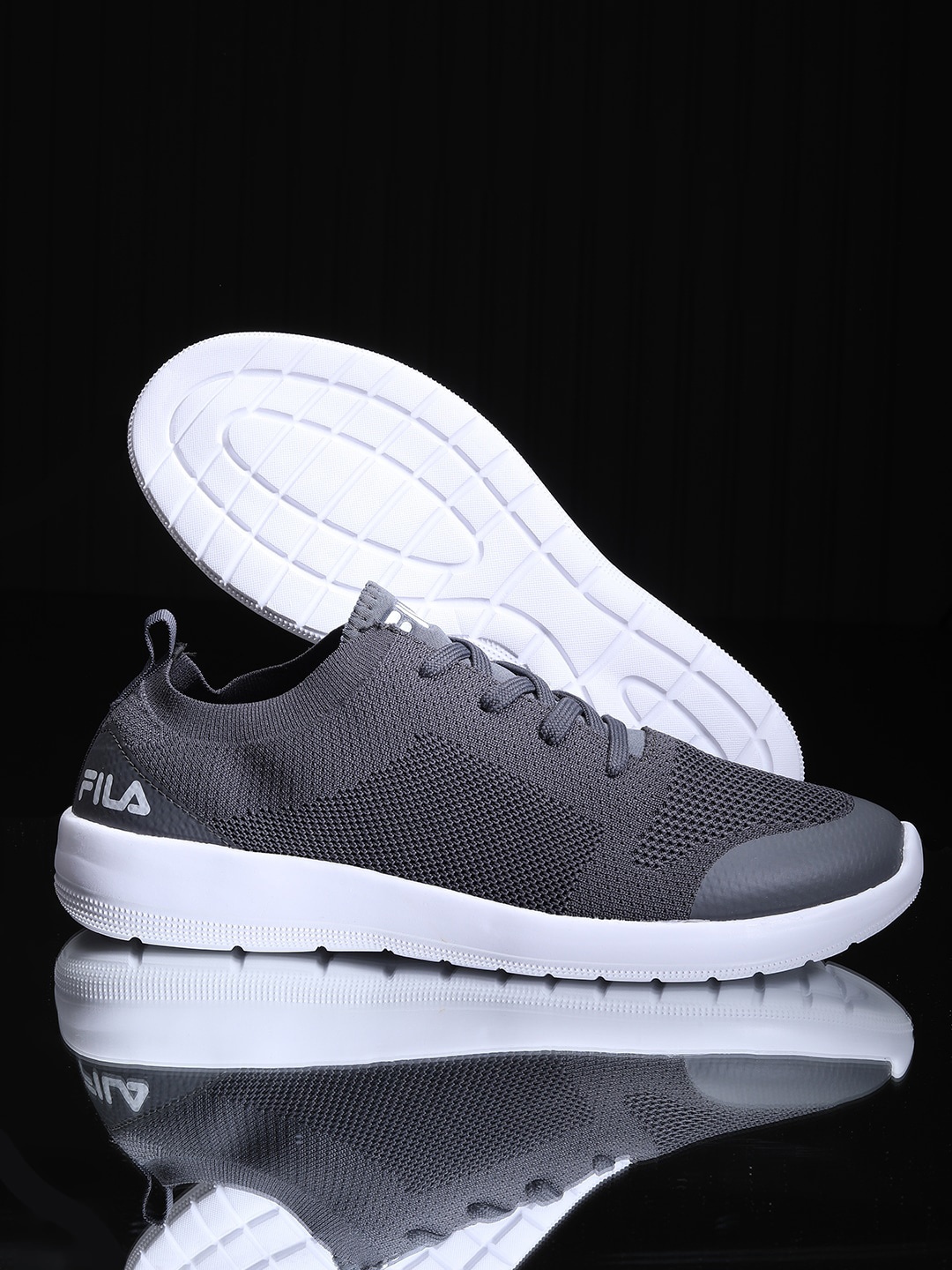 

FILA Men Grey Woven Design Sneakers