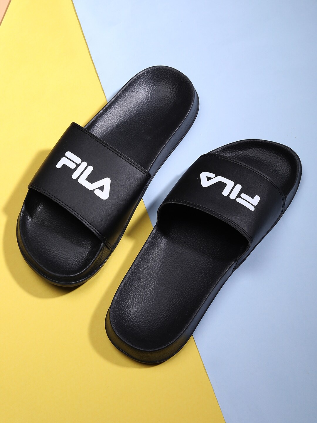 

FILA Men Black & White Printed Sliders