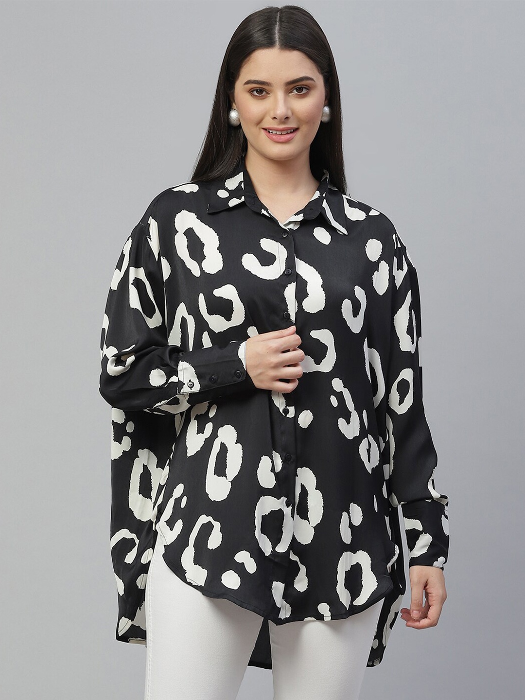 

JUNE & HARRY Women Black Relaxed Fit Printed Casual Shirt