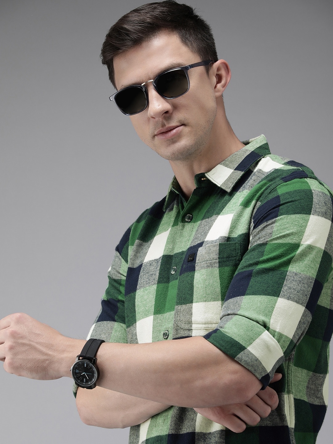

THE BEAR HOUSE Men Green & Off-White Pure Cotton Slim Fit Buffalo Checked Casual Shirt