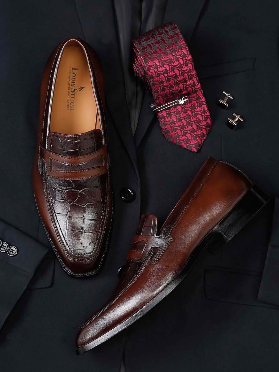

LOUIS STITCH Men Brown Textured Formal Leather Loafers