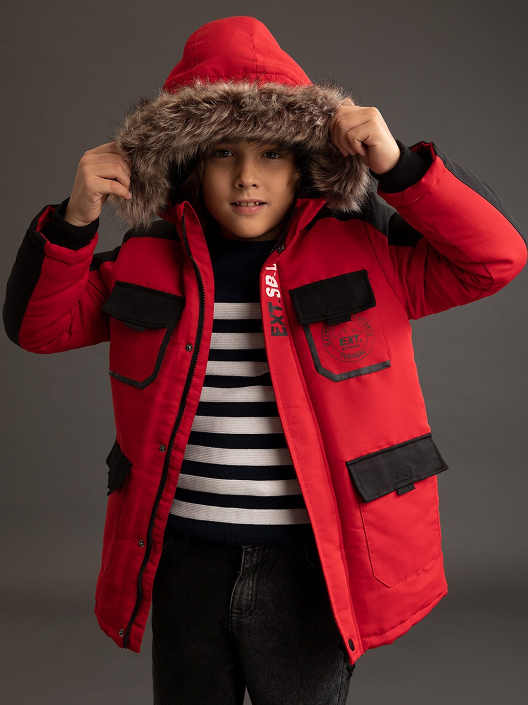 

DeFacto Boys Red & Black Colourblocked Longline Parka Jacket