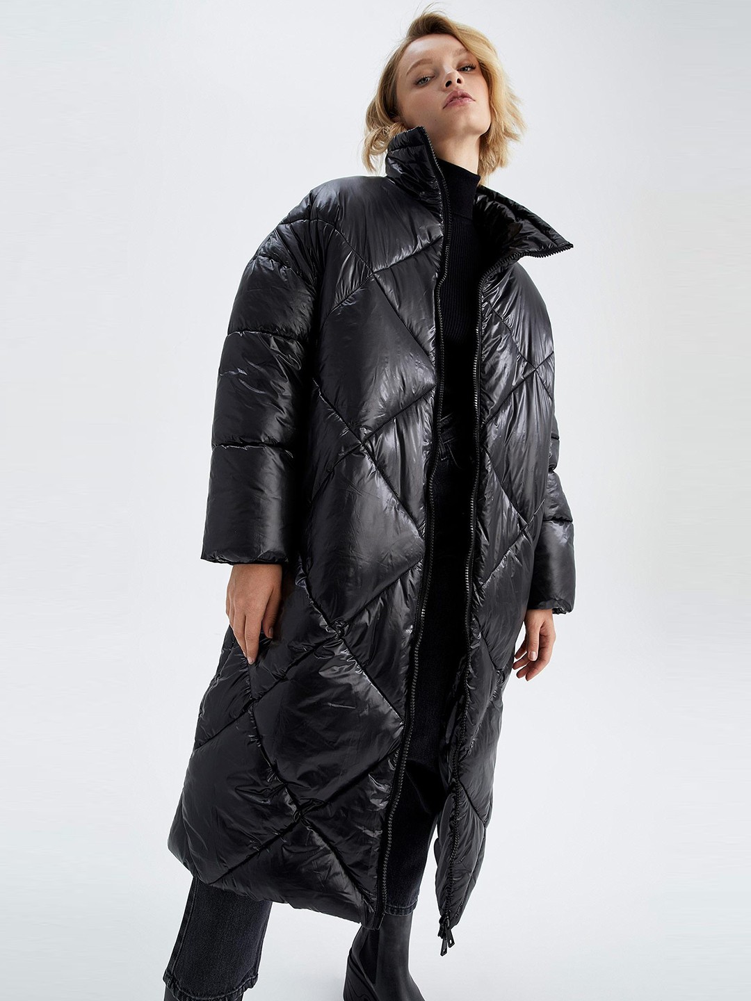

DeFacto Women Black Floral Longline Puffer Jacket