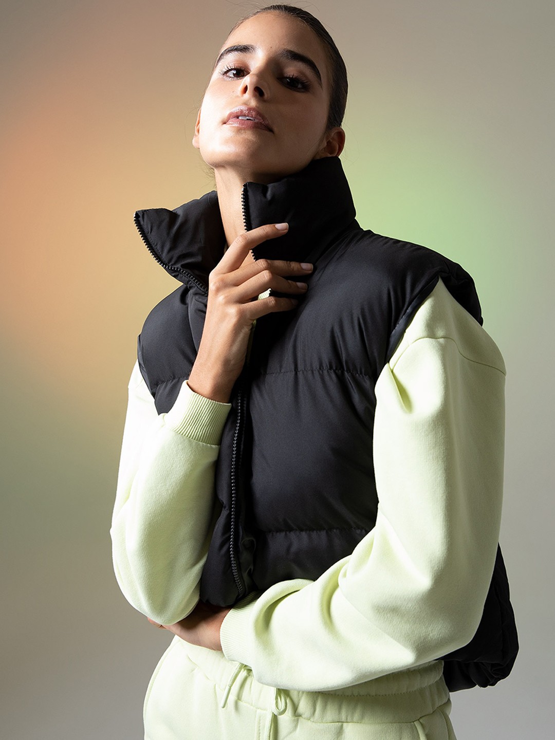 

DeFacto Women Black Sleeveless Padded Jacket