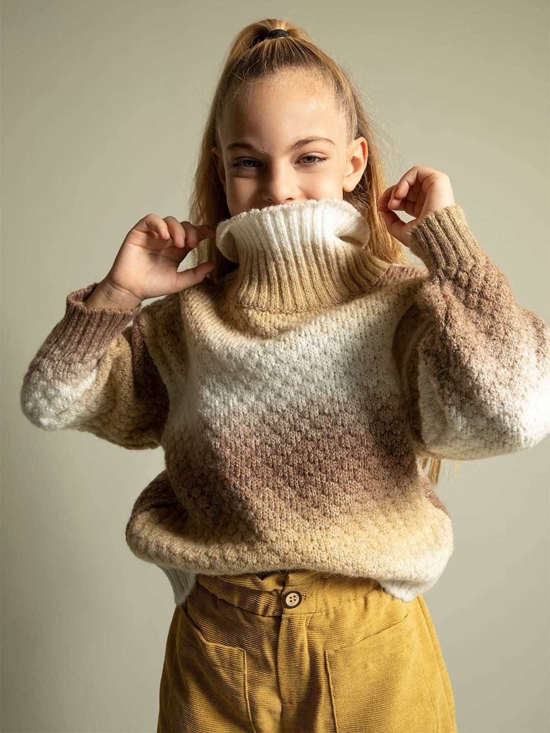 

DeFacto Girls Beige & White Pullover