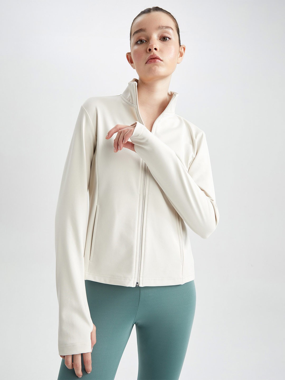 

DeFacto Women Off White Solid Front Open Sweater