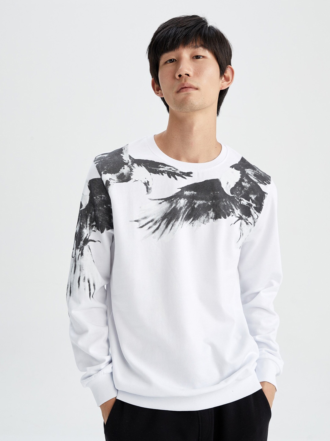 

DeFacto Men White Printed Sweatshirt