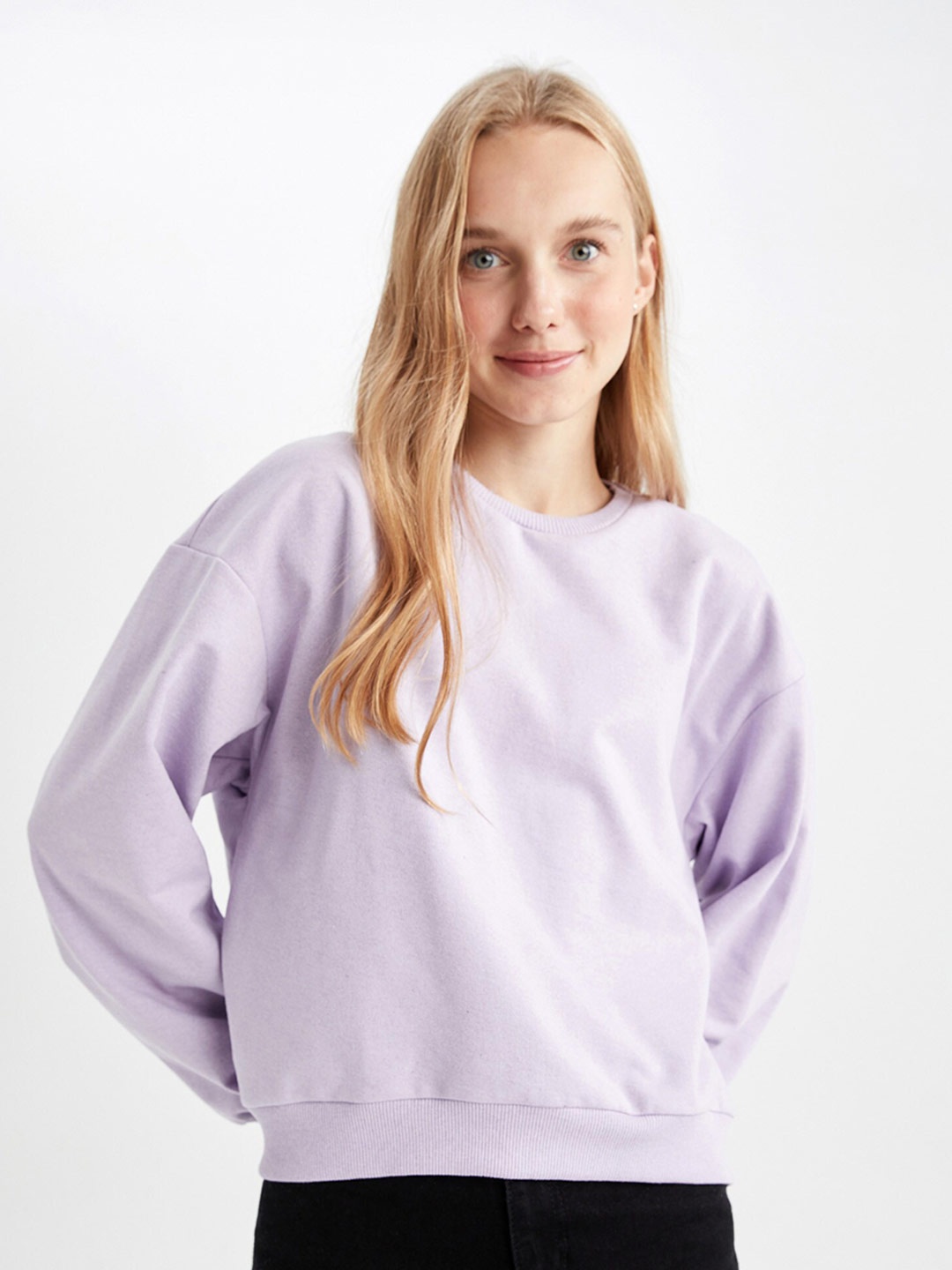 

DeFacto Round Neck Sweatshirt, Lavender