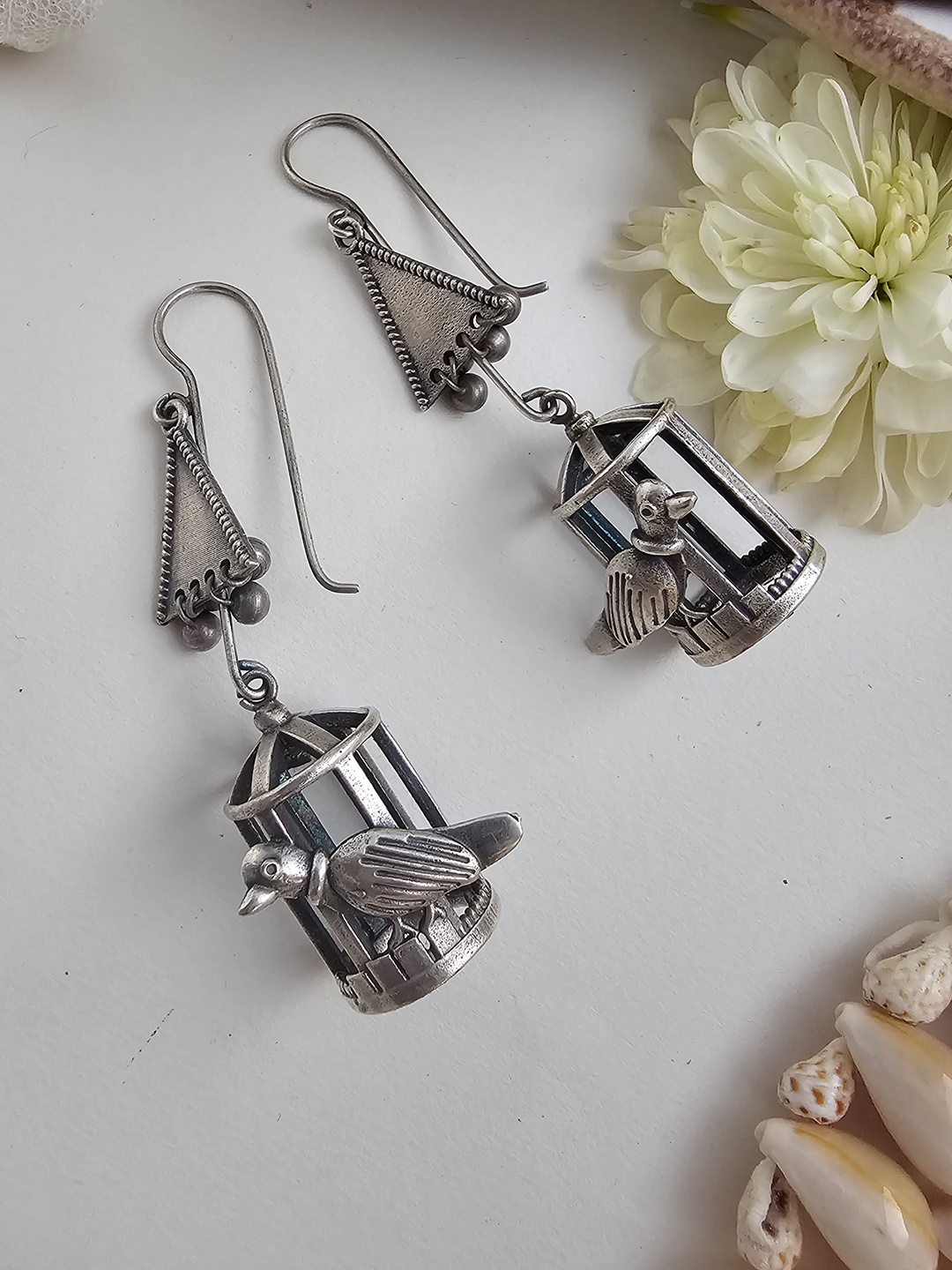 

Binnis Wardrobe Silver-Plated Contemporary Drop Earrings