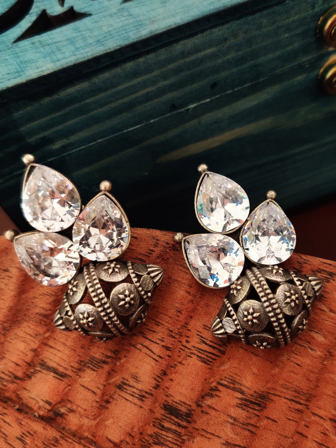 

Binnis Wardrobe White & Silver-Plated Contemporary Studs Earrings