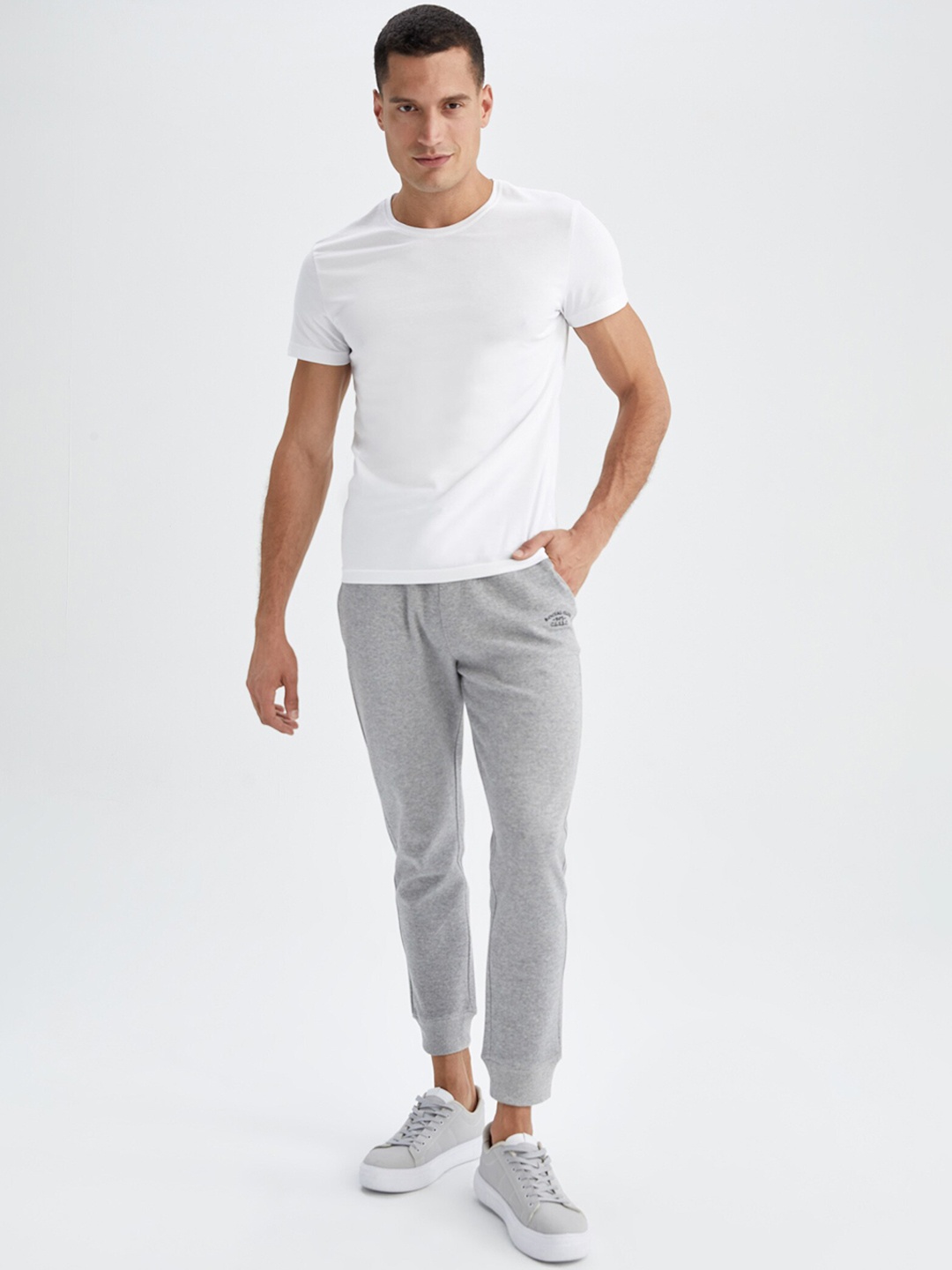 

DeFacto Men Joggers Trousers, Grey melange