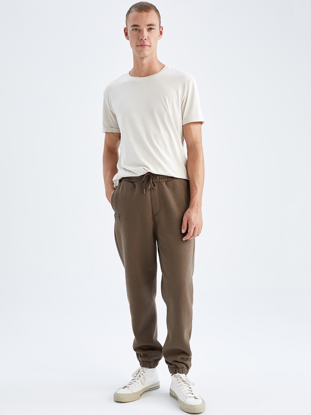 

DeFacto Men Khaki Joggers Trousers