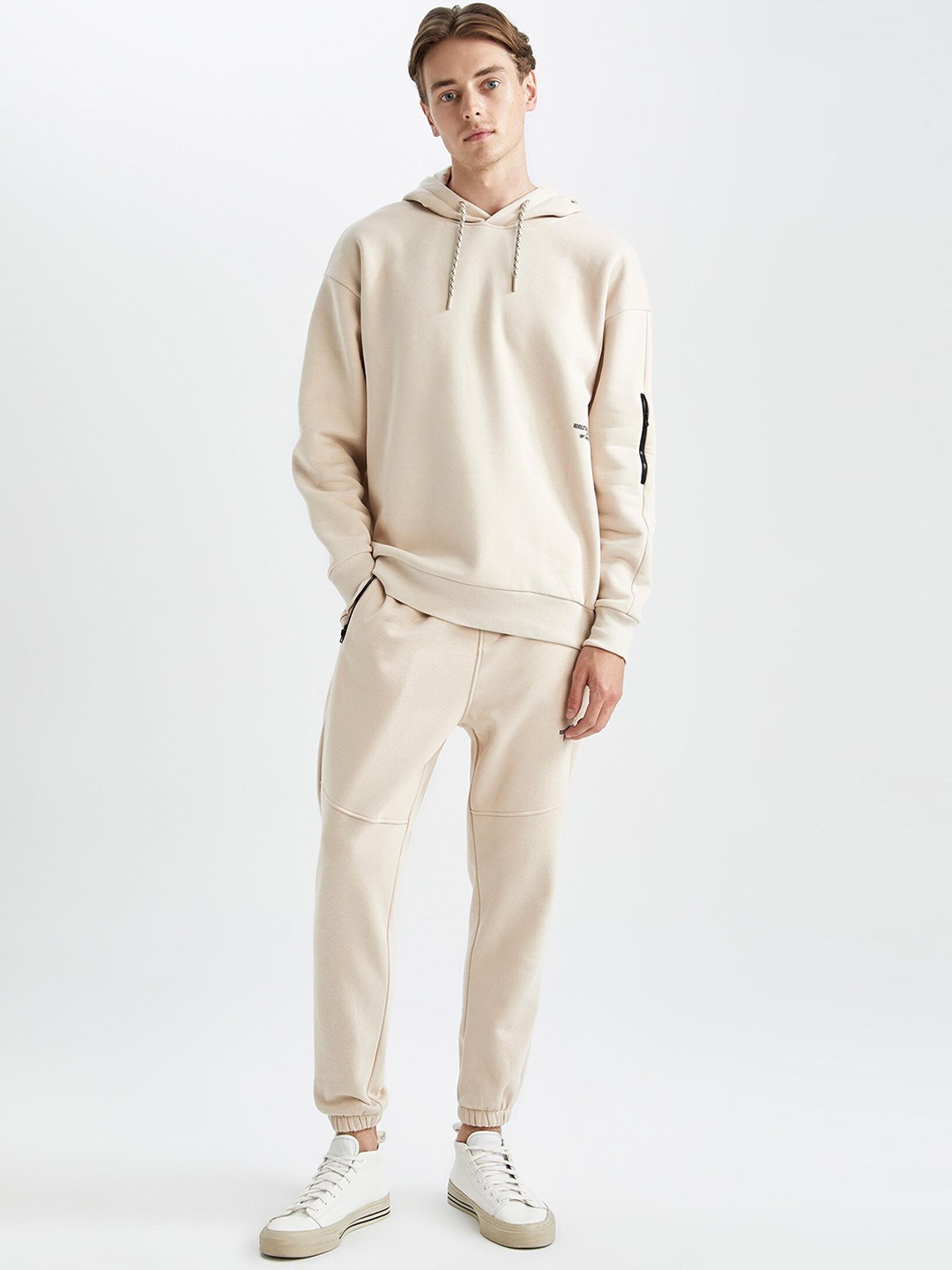 

DeFacto Men Joggers Trousers, Na