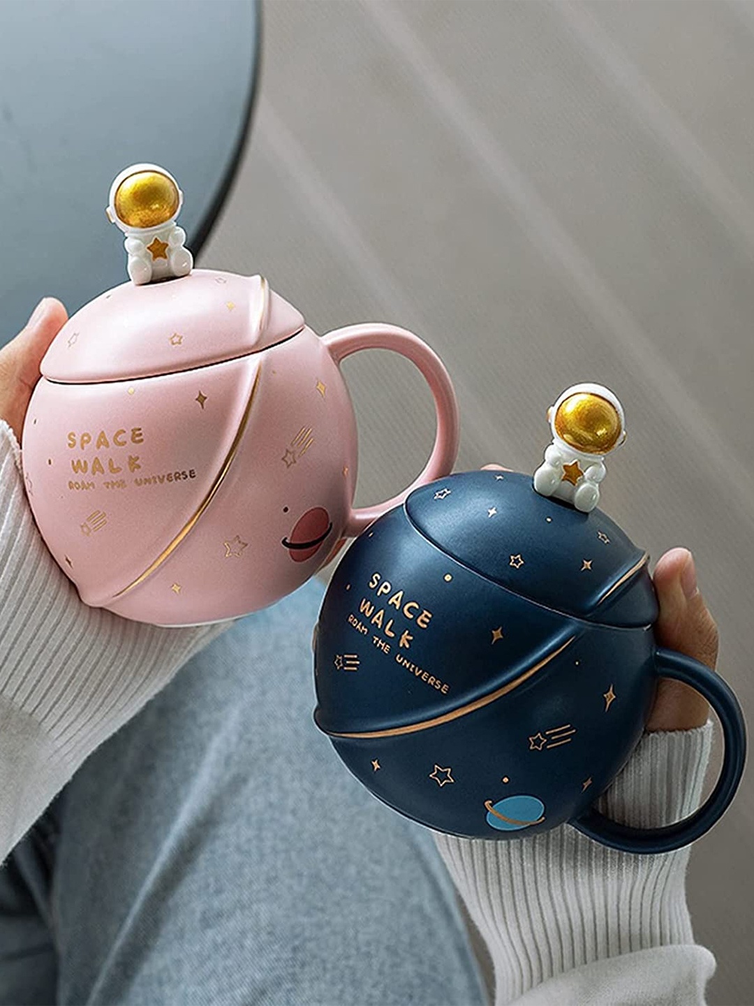 

AWAAS DECOR Set Of 2 Pink & Teal Dishwasher Safe Ceramic Glossy Mug With Lid Spoon