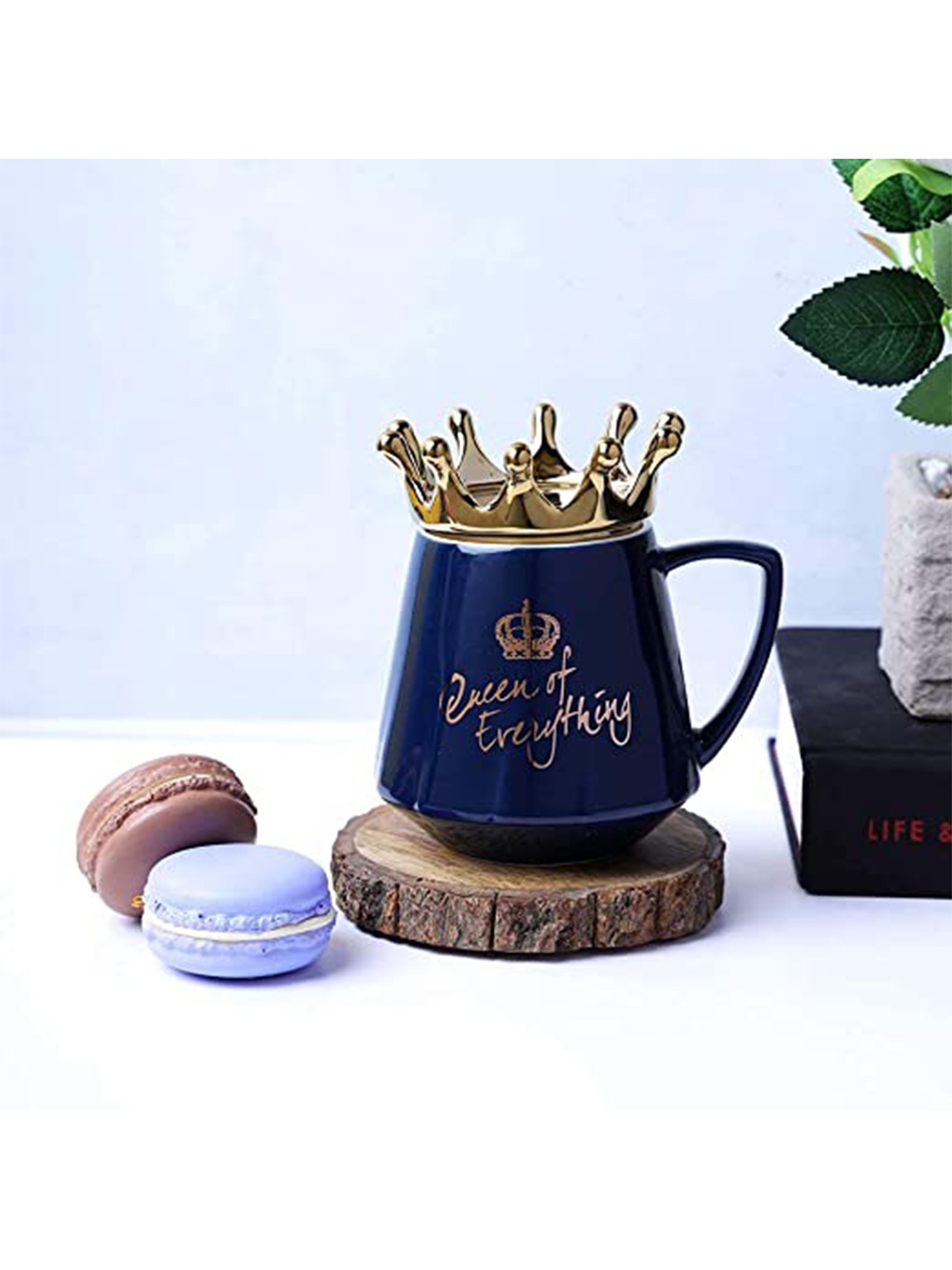 

AWAAS DECOR Blue & Gold Printed Dishwasher safe Ceramic Glossy Mug with Crown Lid 400 ml