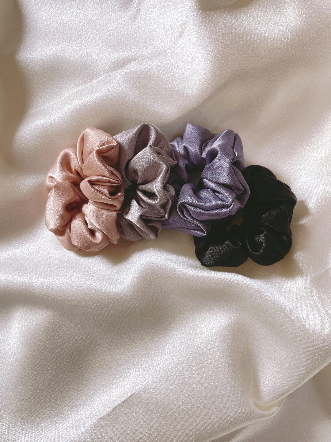 

Mueras Women Set of 4 Satin Scrunchies, Peach