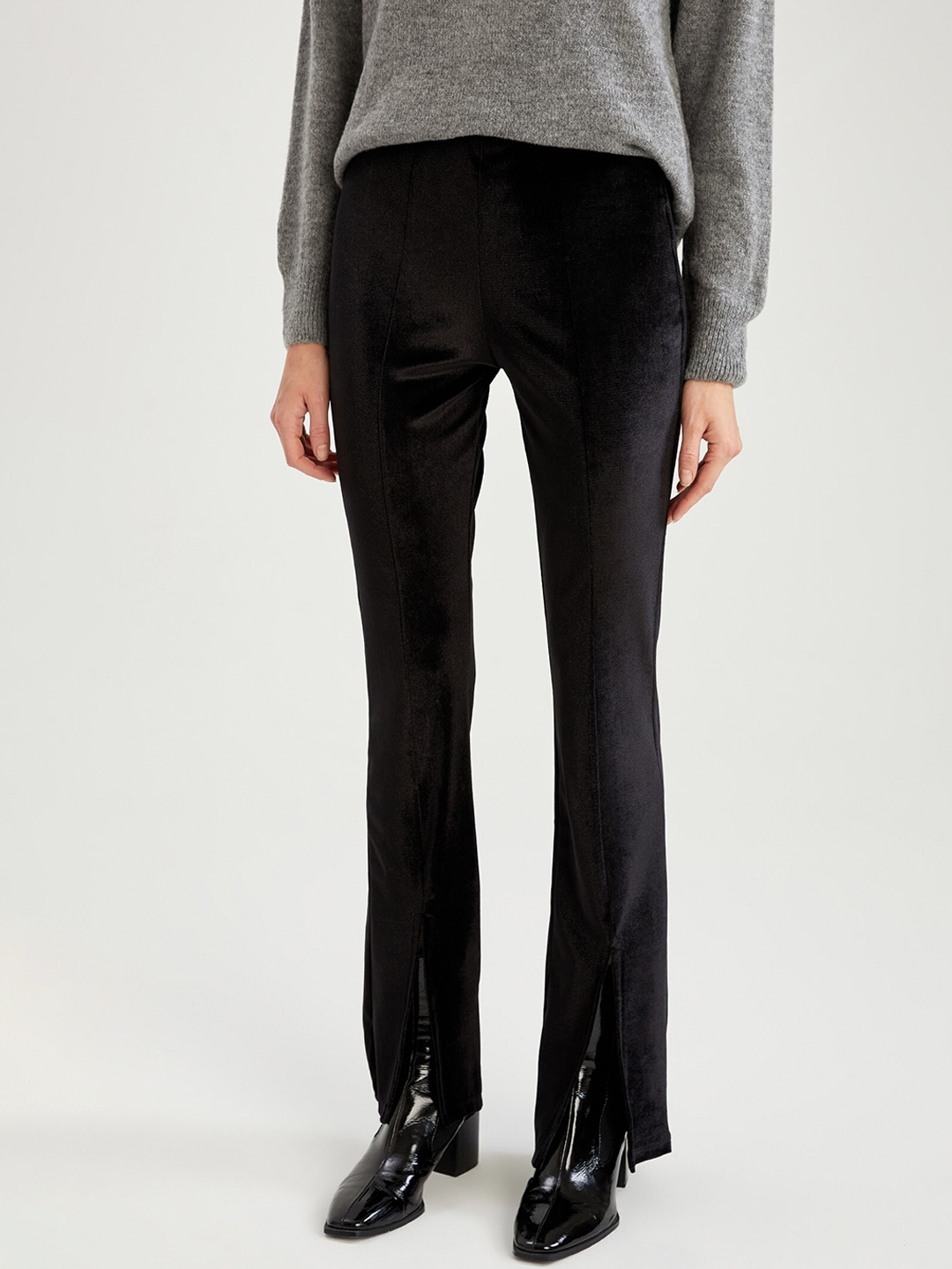 

DeFacto Women Black Trousers