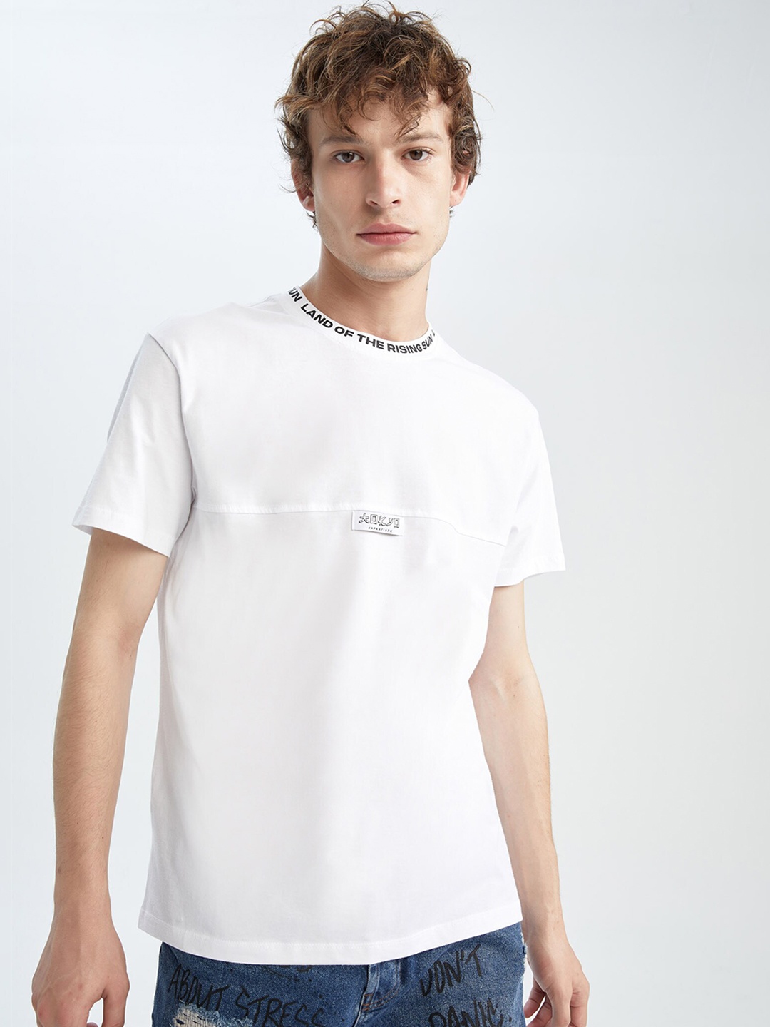 

DeFacto Men White Typography Printed Pure Cotton T-shirt