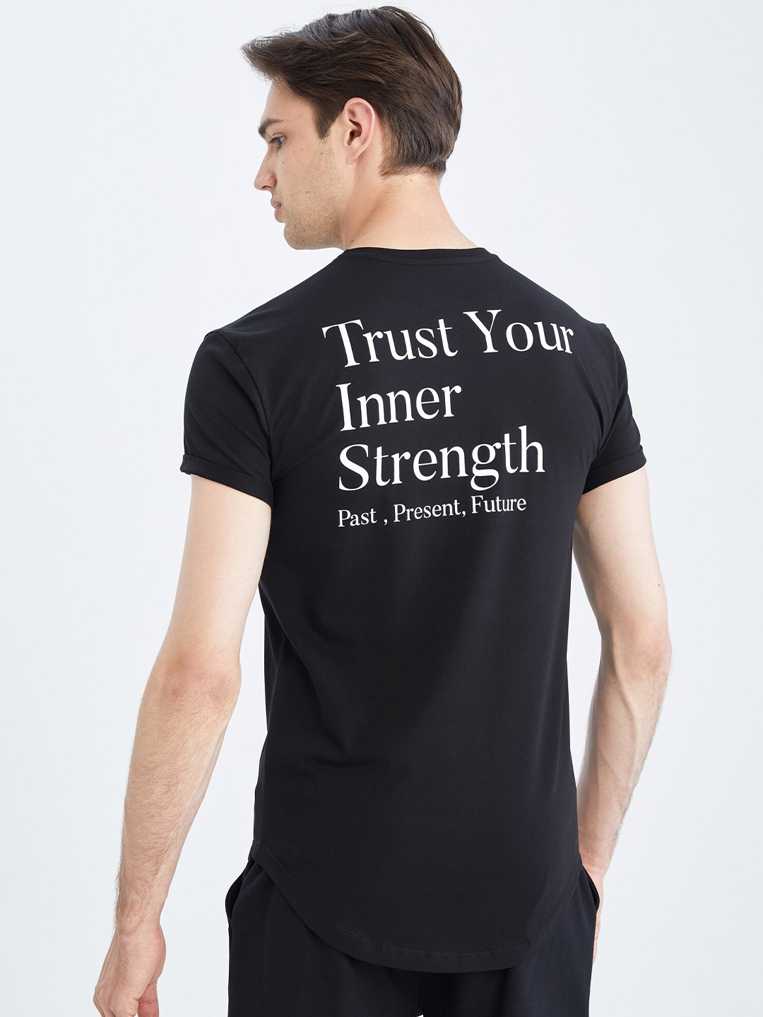 

DeFacto Men Black Typography Printed T-shirt