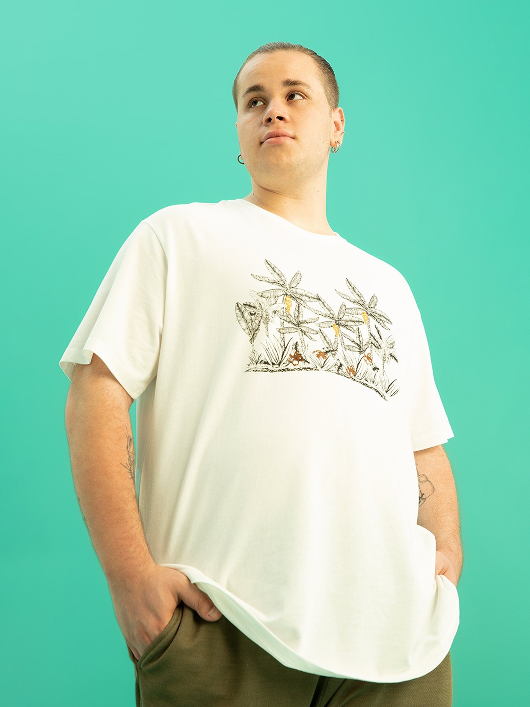 

DeFacto Men Off White Graphic Printed Drop-Shoulder Sleeves Pure Cotton T-shirt