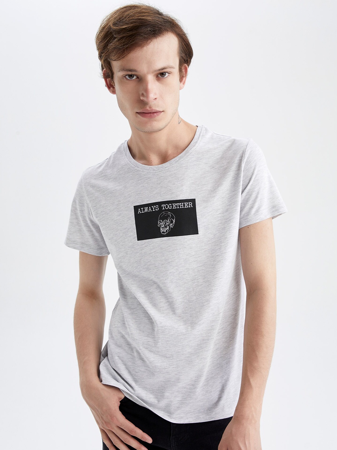 

DeFacto Men Grey Typography Printed T-shirt