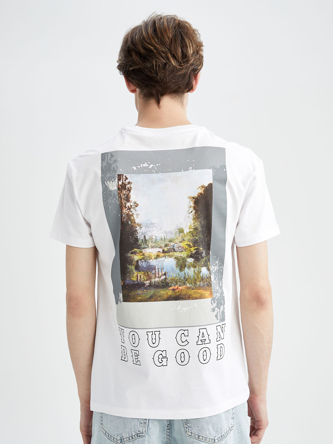 

DeFacto Men White Graphic Printed Pure Cotton T-shirt