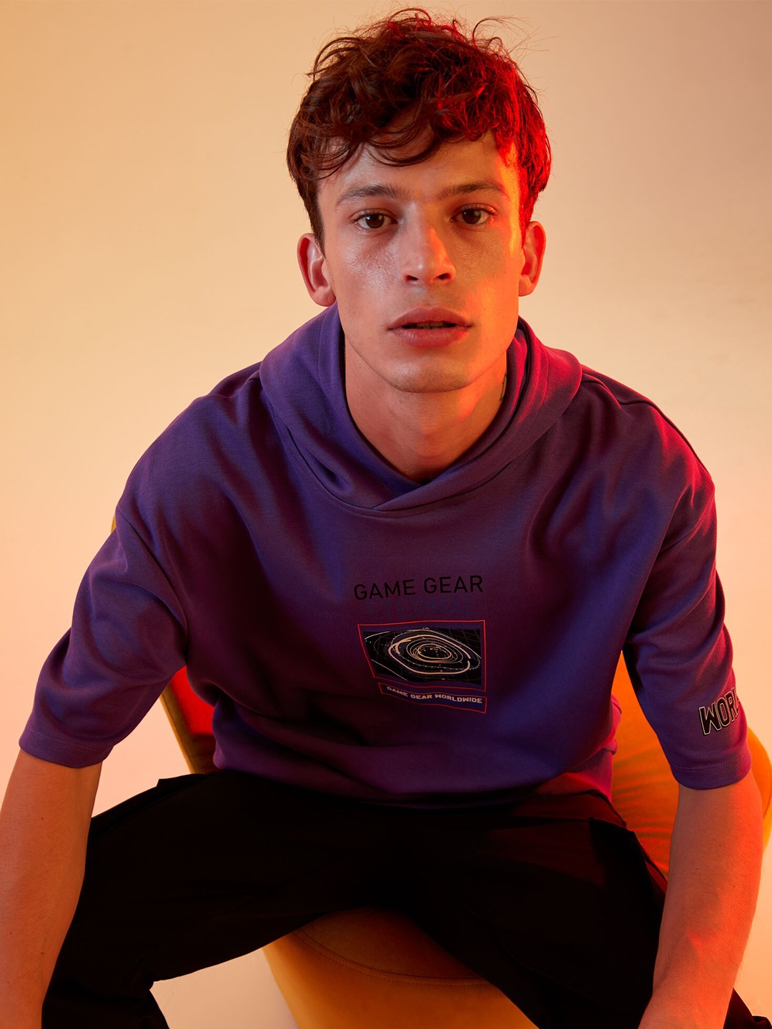 

DeFacto Men Purple Solid Hooded T-shirt