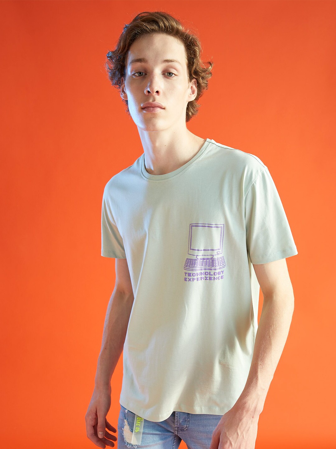 

DeFacto Men Cream Solid T-shirt