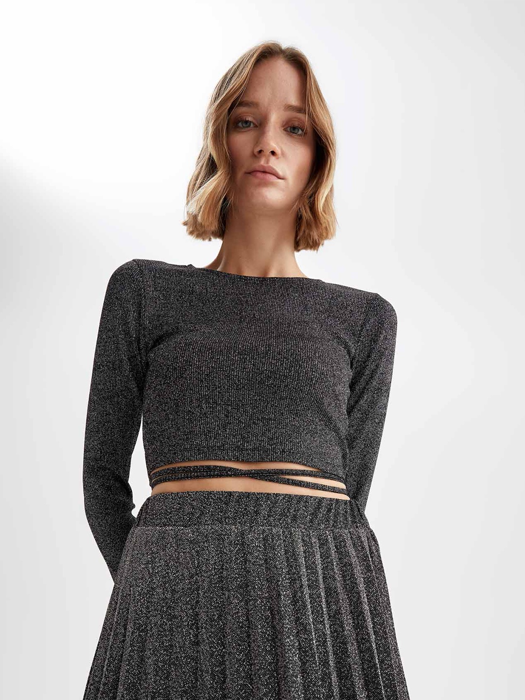 

DeFacto Women Grey Melange Solid Long Sleeves Crop Top