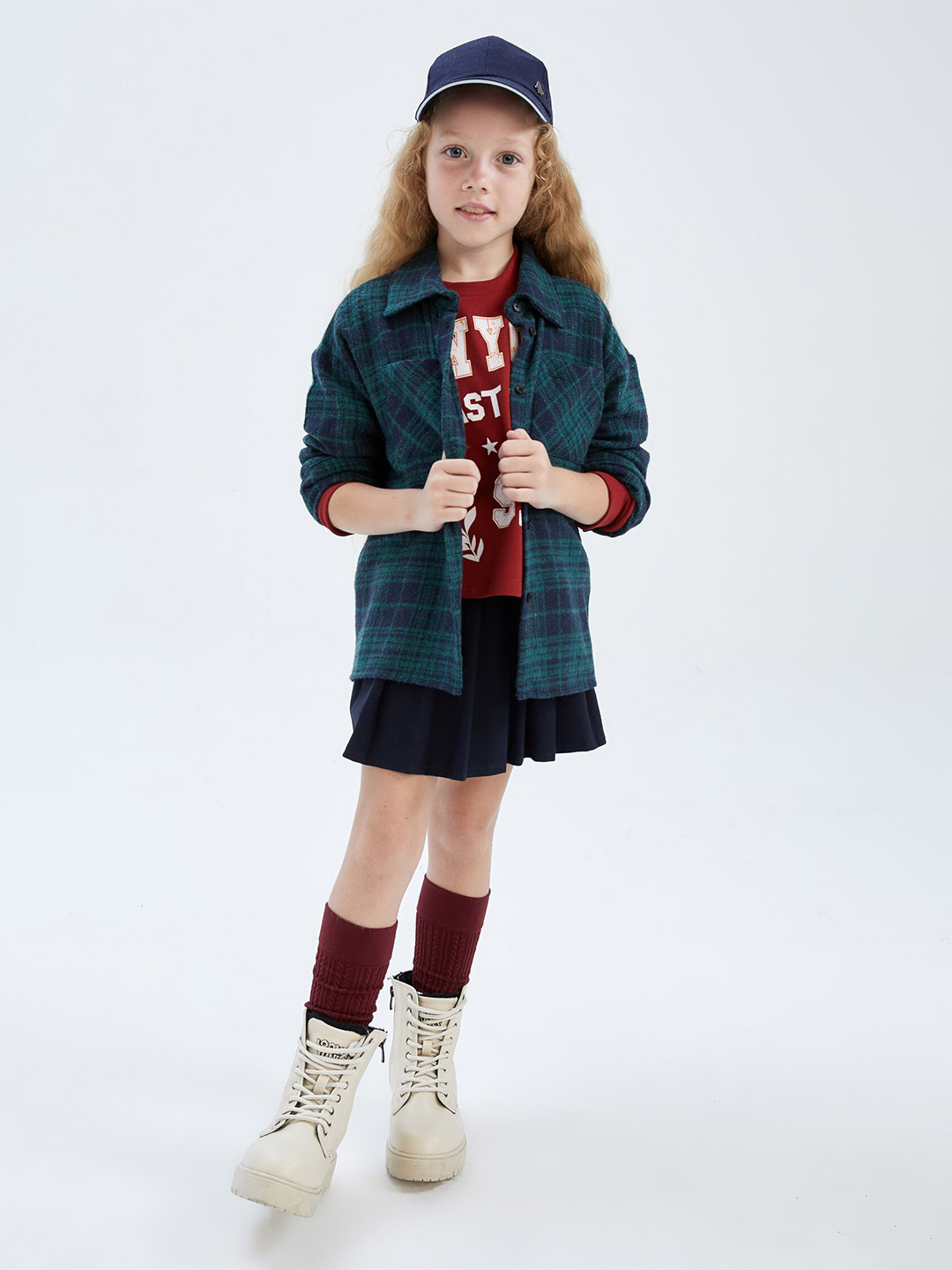 

DeFacto Girls Green & Black Tartan Checks Checked Casual Shirt