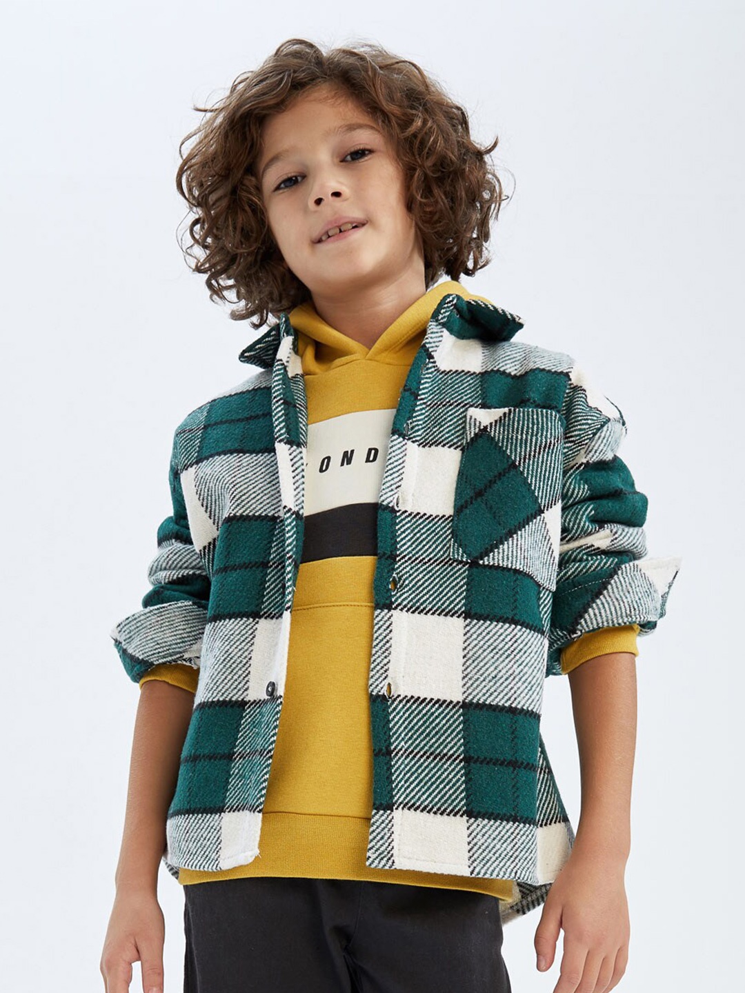 

DeFacto Kids Boys Green & White Cotton Checked Casual Shirt