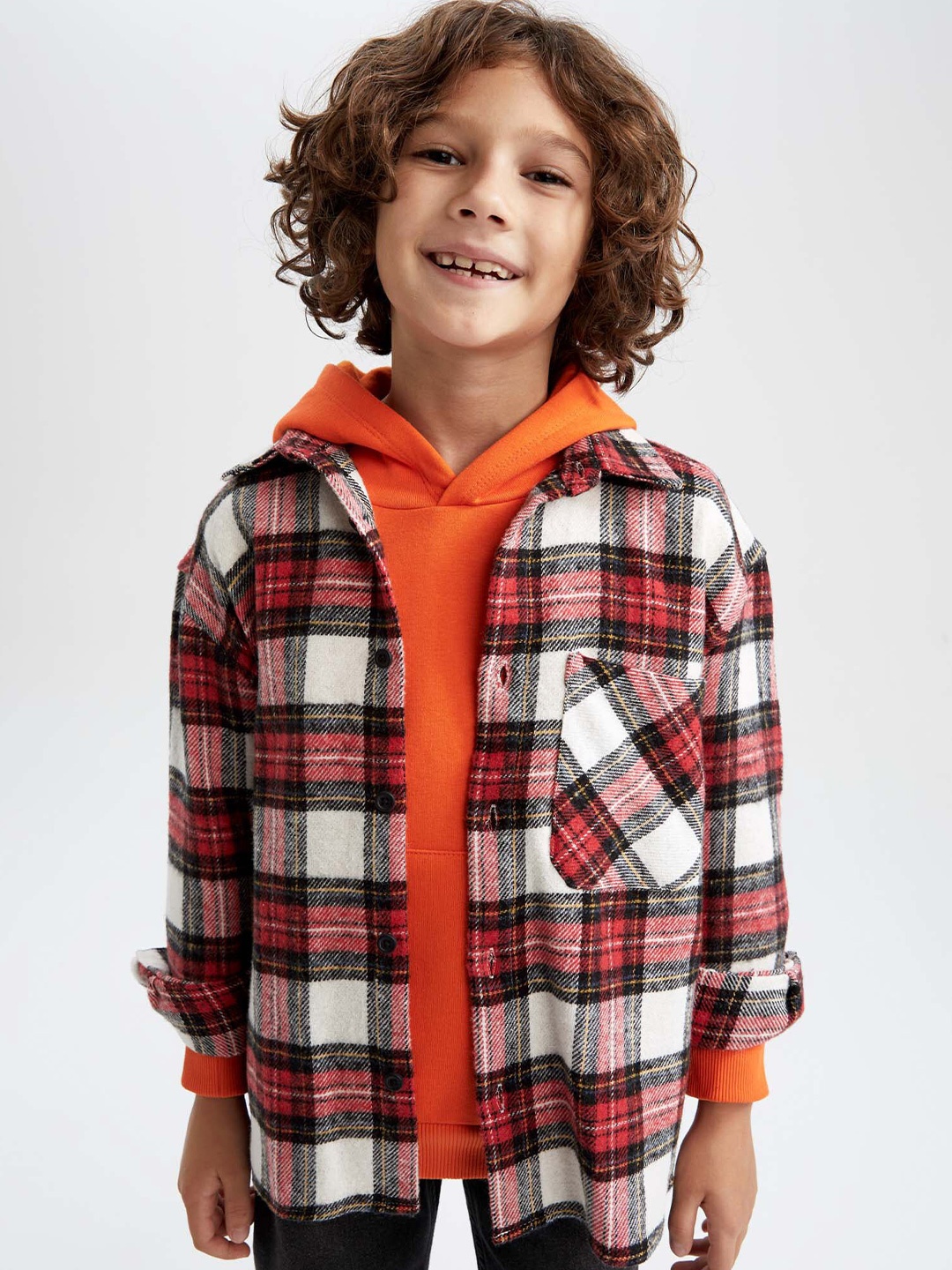 

DeFacto Boys Red & White Tartan Checks Checked Casual Shirt