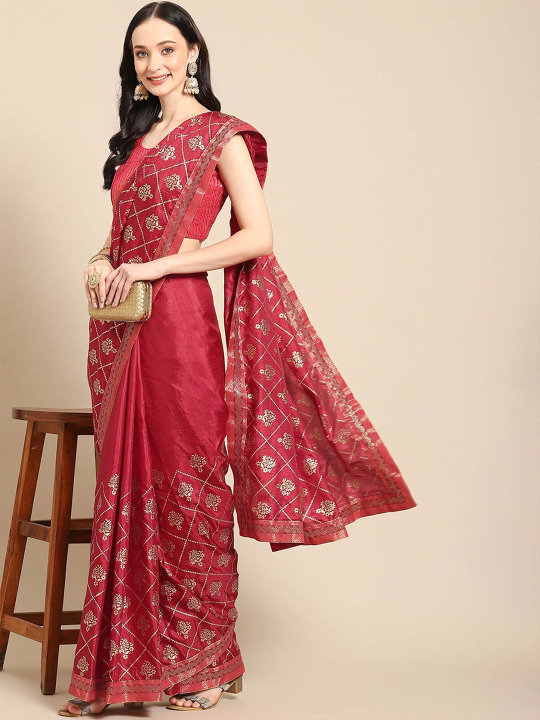 

ODETTE Red & Gold-Toned Floral Saree